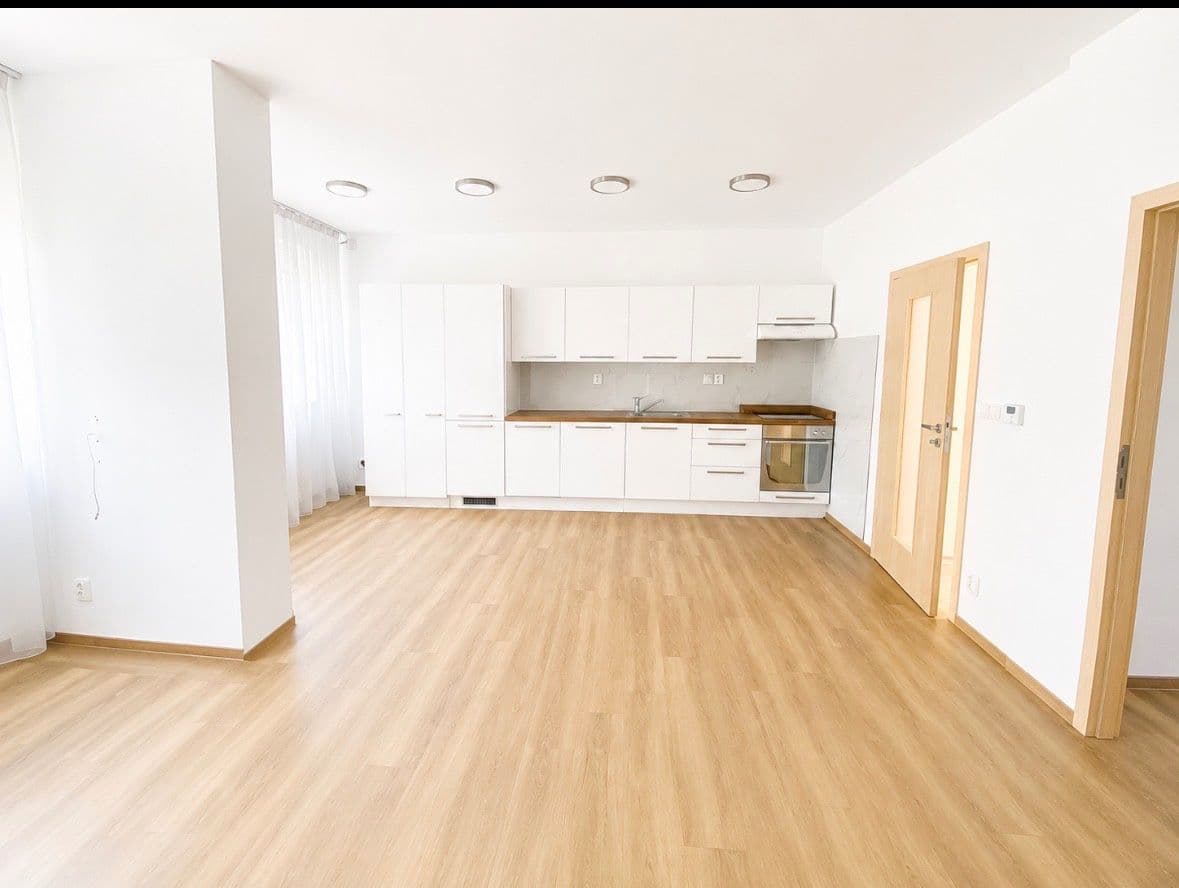 Prenájom bytu 2-izbový 47 m², U Nových domů Ⅰ, Praha, Praha Prenájom bytu 2-izbový 47 m², U Nových domů Ⅰ, Praha, Praha