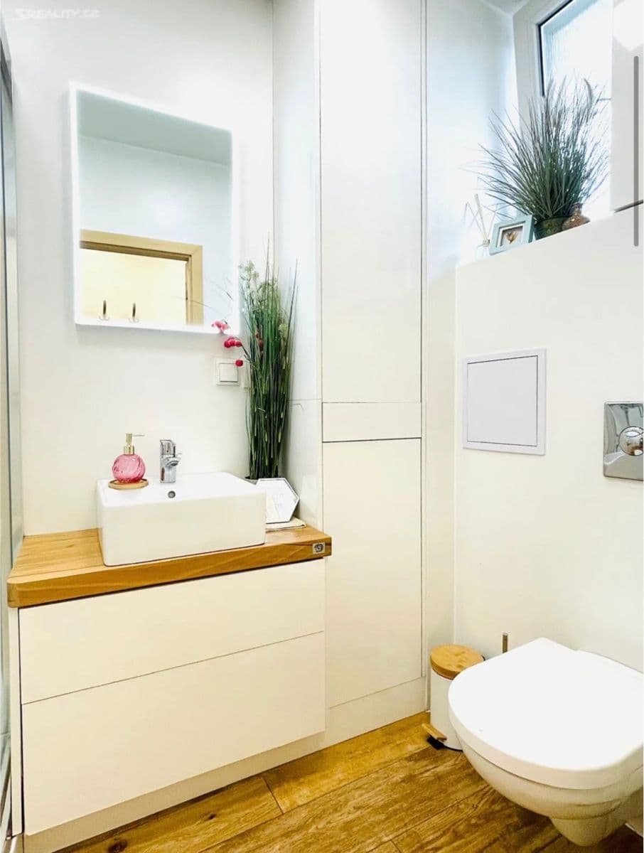 Prenájom bytu 2-izbový 47 m², U Nových domů Ⅰ, Praha, Praha Prenájom bytu 2-izbový 47 m², U Nových domů Ⅰ, Praha, Praha