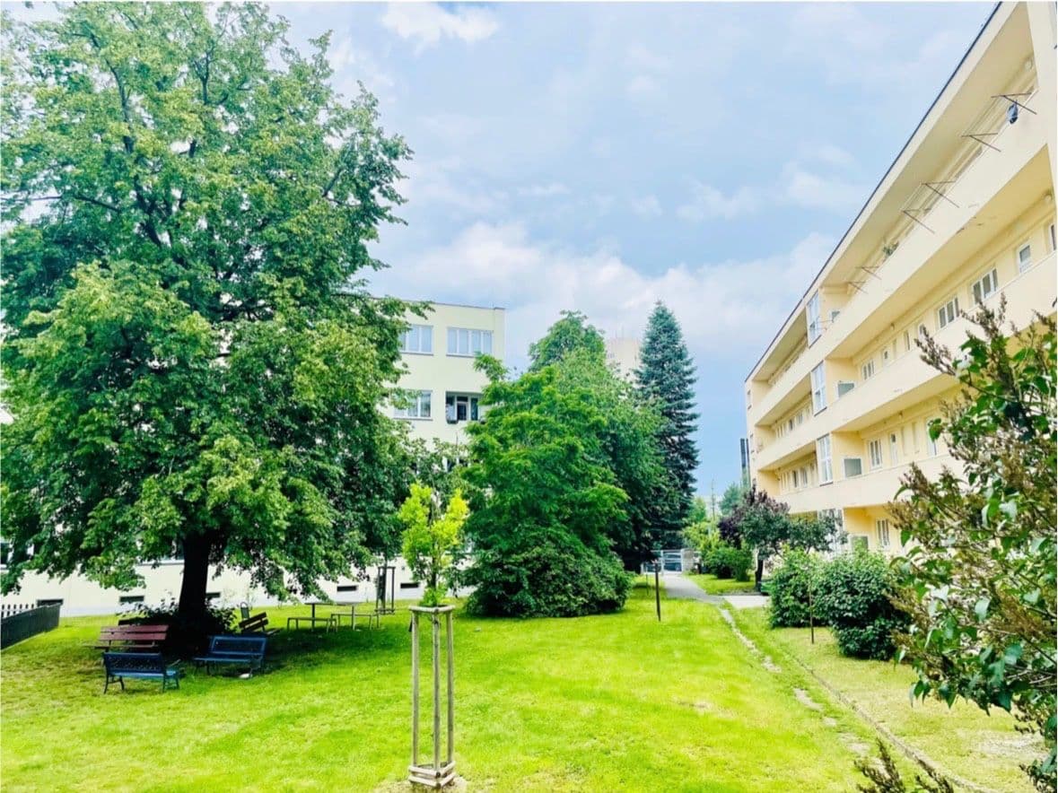 Prenájom bytu 2-izbový 47 m², U Nových domů Ⅰ, Praha, Praha Prenájom bytu 2-izbový 47 m², U Nových domů Ⅰ, Praha, Praha