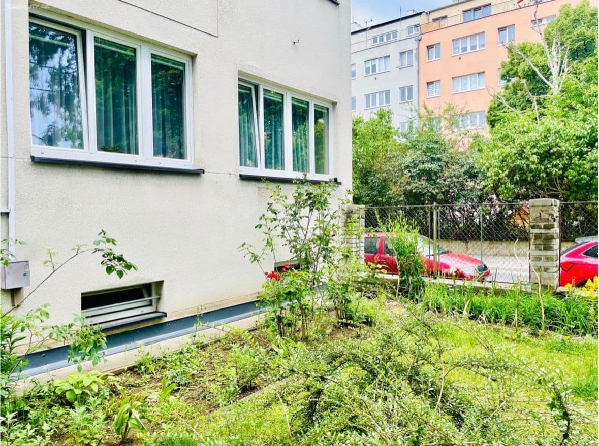 Prenájom bytu 2-izbový 47 m², U Nových domů Ⅰ, Praha, Praha Prenájom bytu 2-izbový 47 m², U Nových domů Ⅰ, Praha, Praha