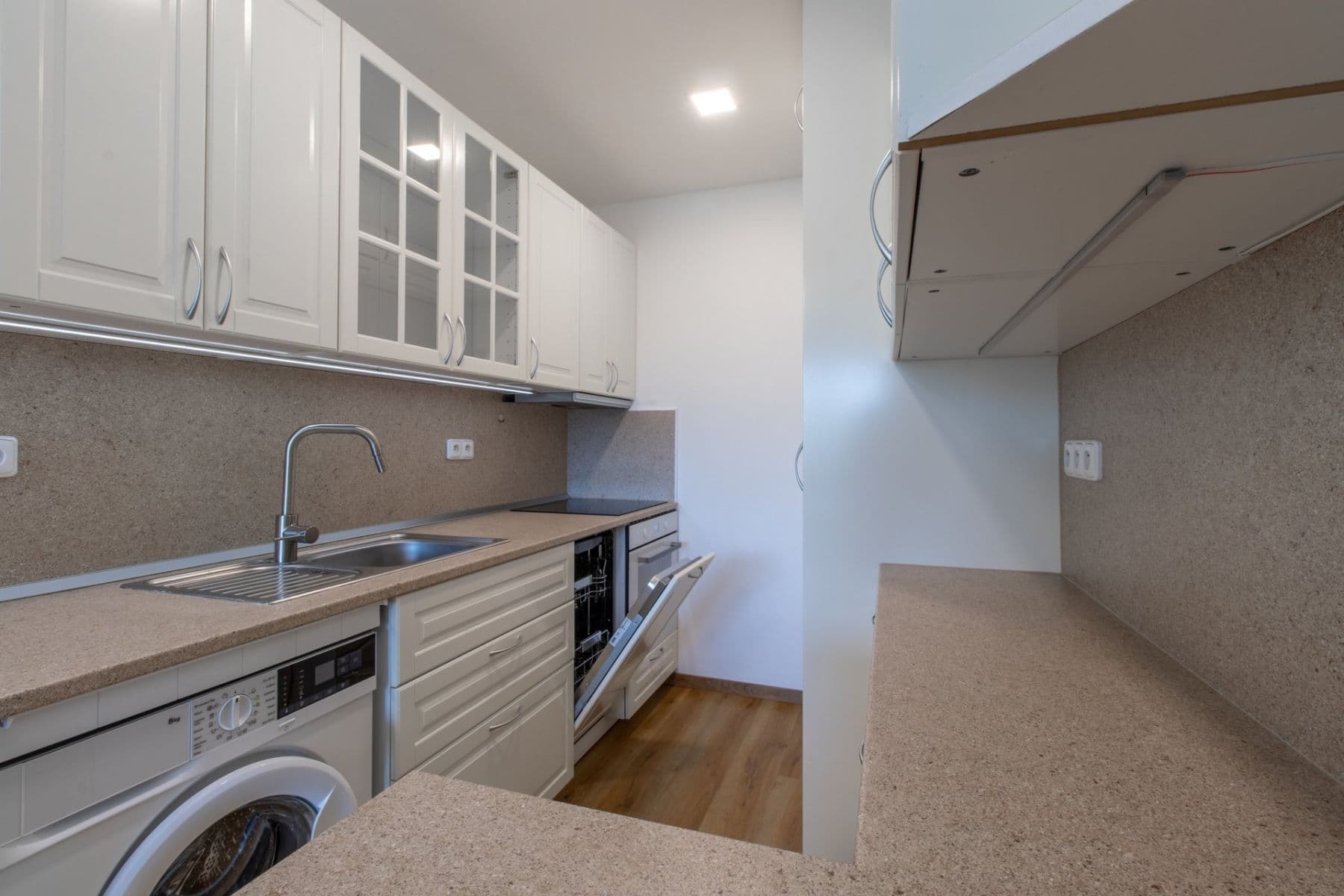 Prenájom bytu 2-izbový 50 m², Kurčatovova, Praha, Praha Prenájom bytu 2-izbový 50 m², Kurčatovova, Praha, Praha