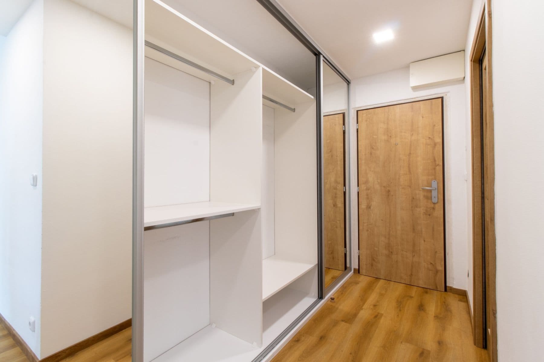 Prenájom bytu 2-izbový 50 m², Kurčatovova, Praha, Praha Prenájom bytu 2-izbový 50 m², Kurčatovova, Praha, Praha