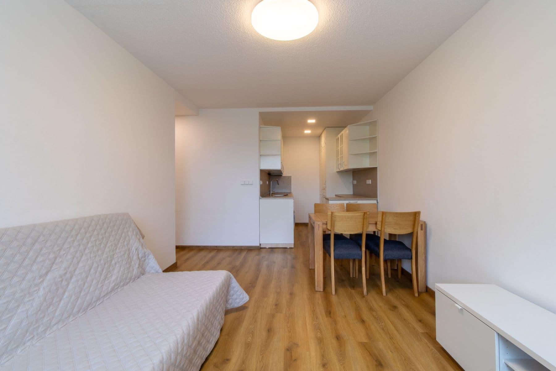 Prenájom bytu 2-izbový 50 m², Kurčatovova, Praha, Praha Prenájom bytu 2-izbový 50 m², Kurčatovova, Praha, Praha