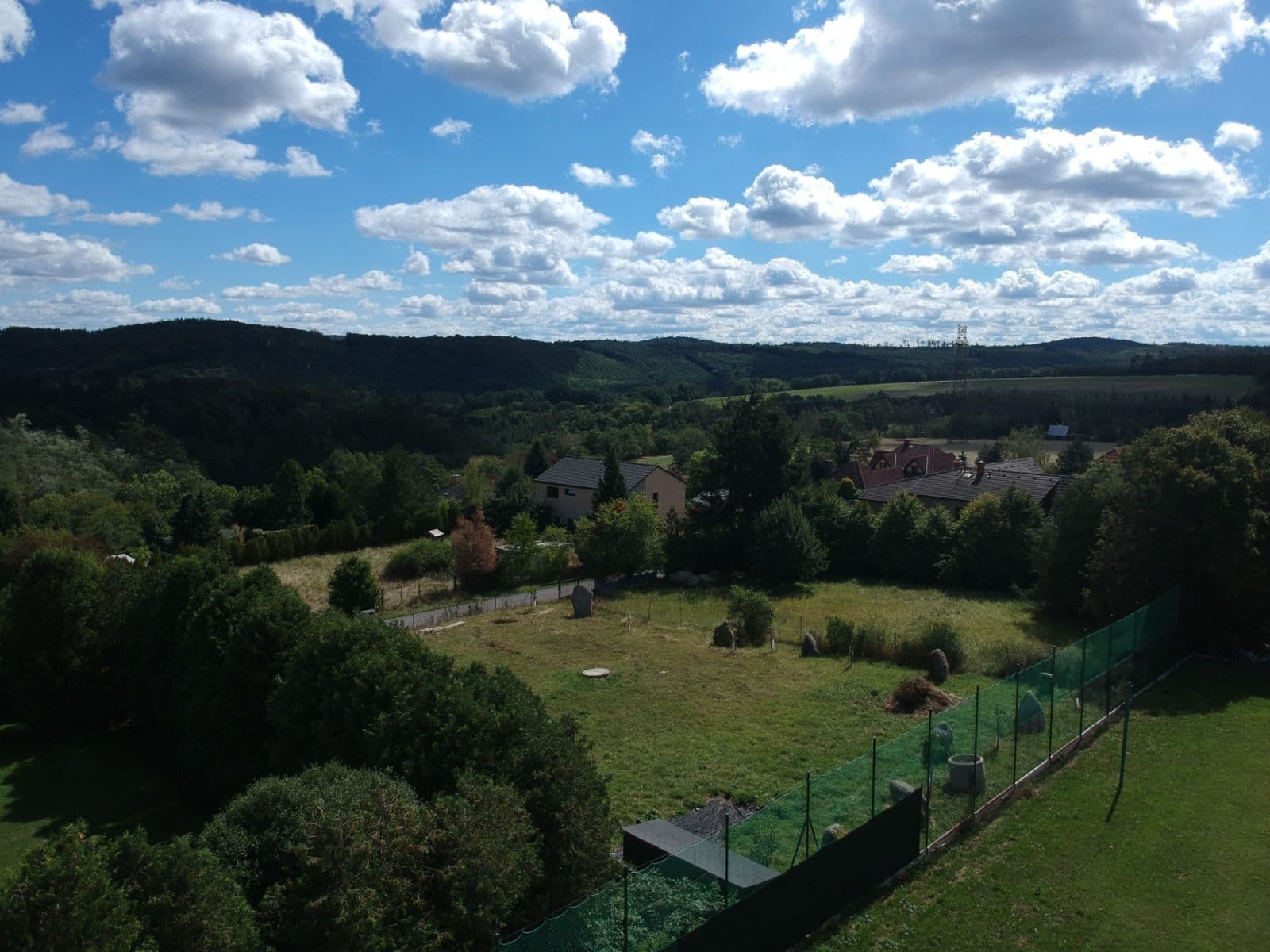Predaj pozemku 1.110 m², Bratřínov, Středočeský kraj Predaj pozemku 1.110 m², Bratřínov, Středočeský kraj