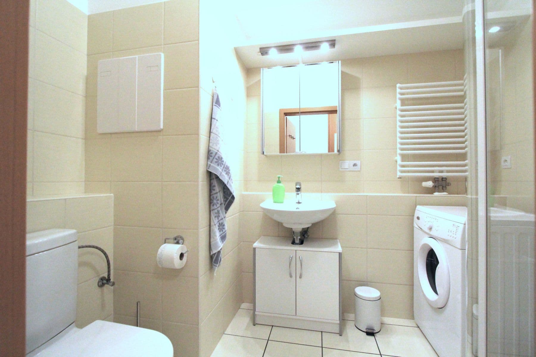 Prenájom bytu 2-izbový 40 m², V Zahradách, Praha, Praha Prenájom bytu 2-izbový 40 m², V Zahradách, Praha, Praha