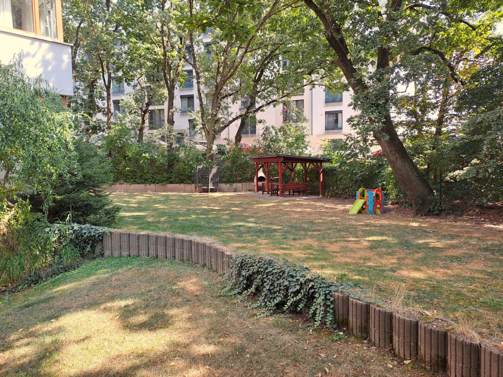 Prenájom bytu 2-izbový 40 m², V Zahradách, Praha, Praha Prenájom bytu 2-izbový 40 m², V Zahradách, Praha, Praha