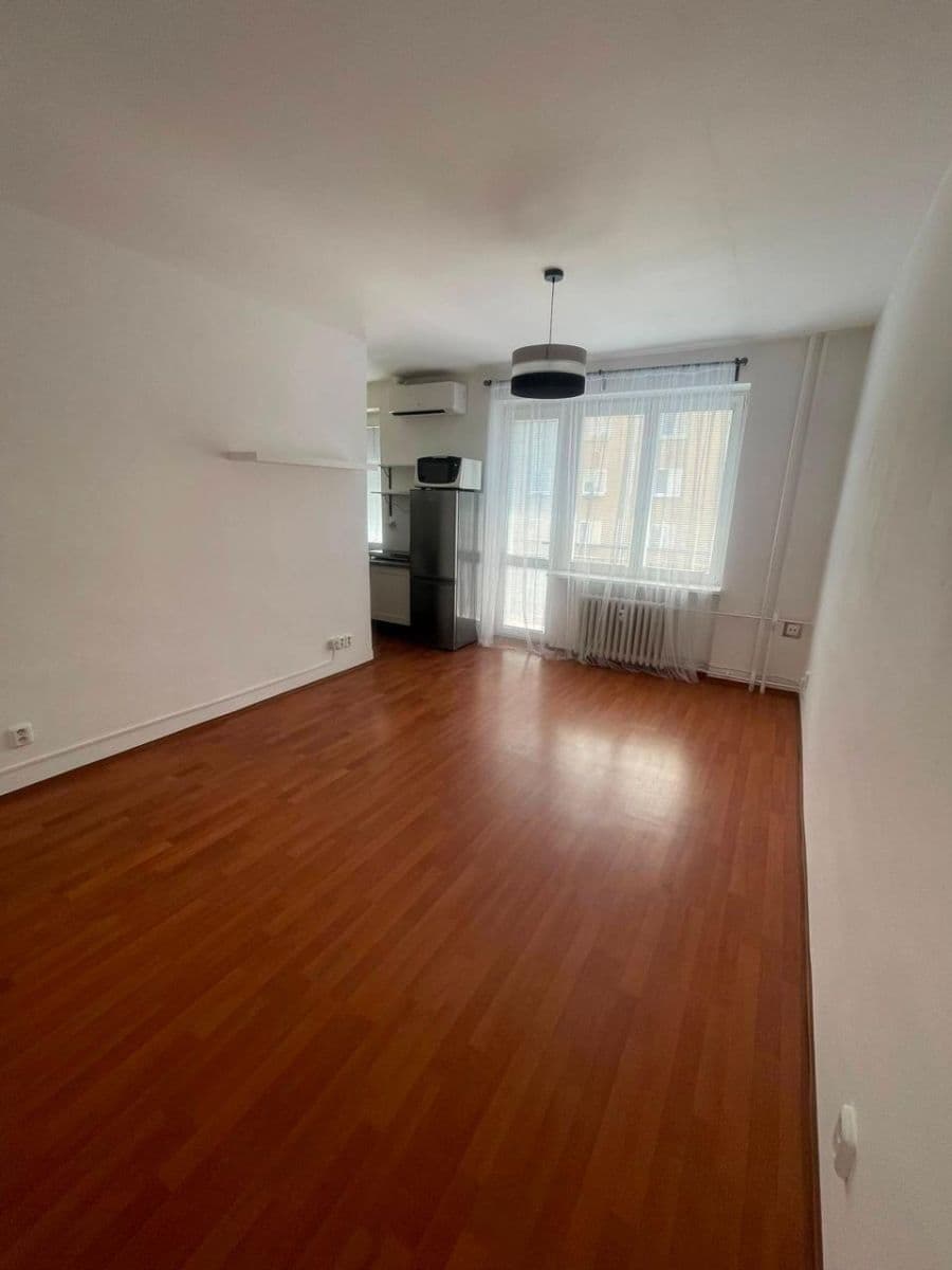 Prenájom bytu 1-izbový 27 m², Dřevařská, Brno, Jihomoravský kraj Prenájom bytu 1-izbový 27 m², Dřevařská, Brno, Jihomoravský kraj