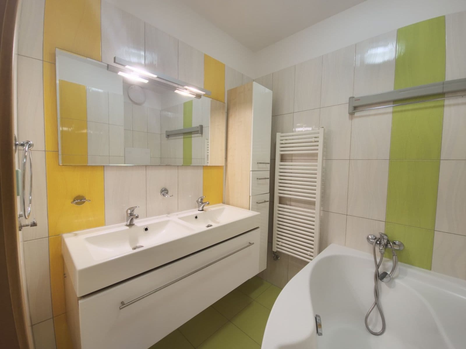 Predaj bytu 4-izbový 92 m², Pod Hliništěm, Praha, Praha Predaj bytu 4-izbový 92 m², Pod Hliništěm, Praha, Praha