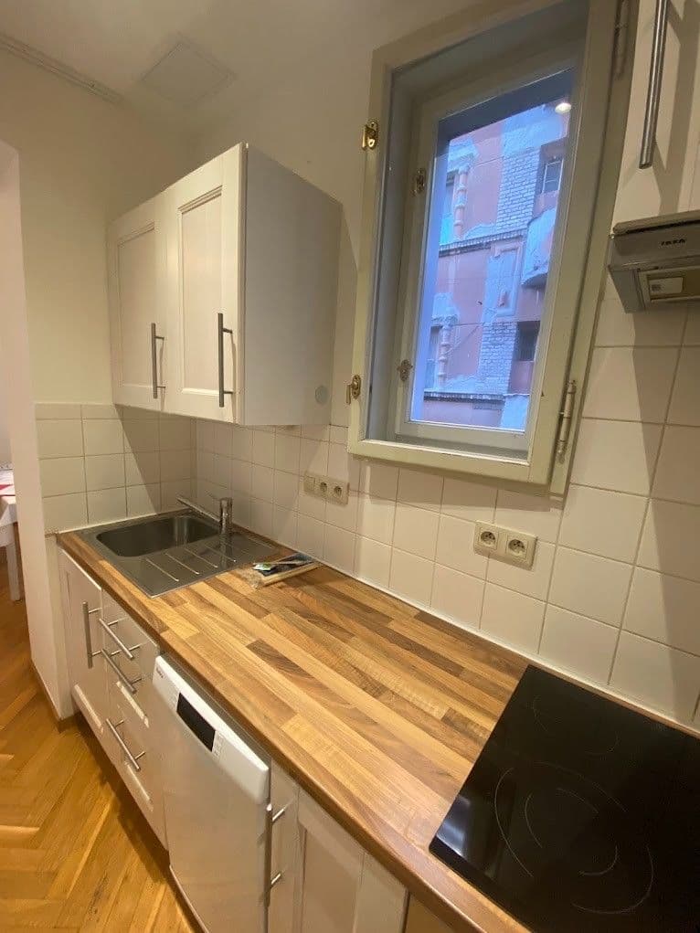 Prenájom bytu 1-izbový 40 m², Na Václavce, Praha, Praha Prenájom bytu 1-izbový 40 m², Na Václavce, Praha, Praha