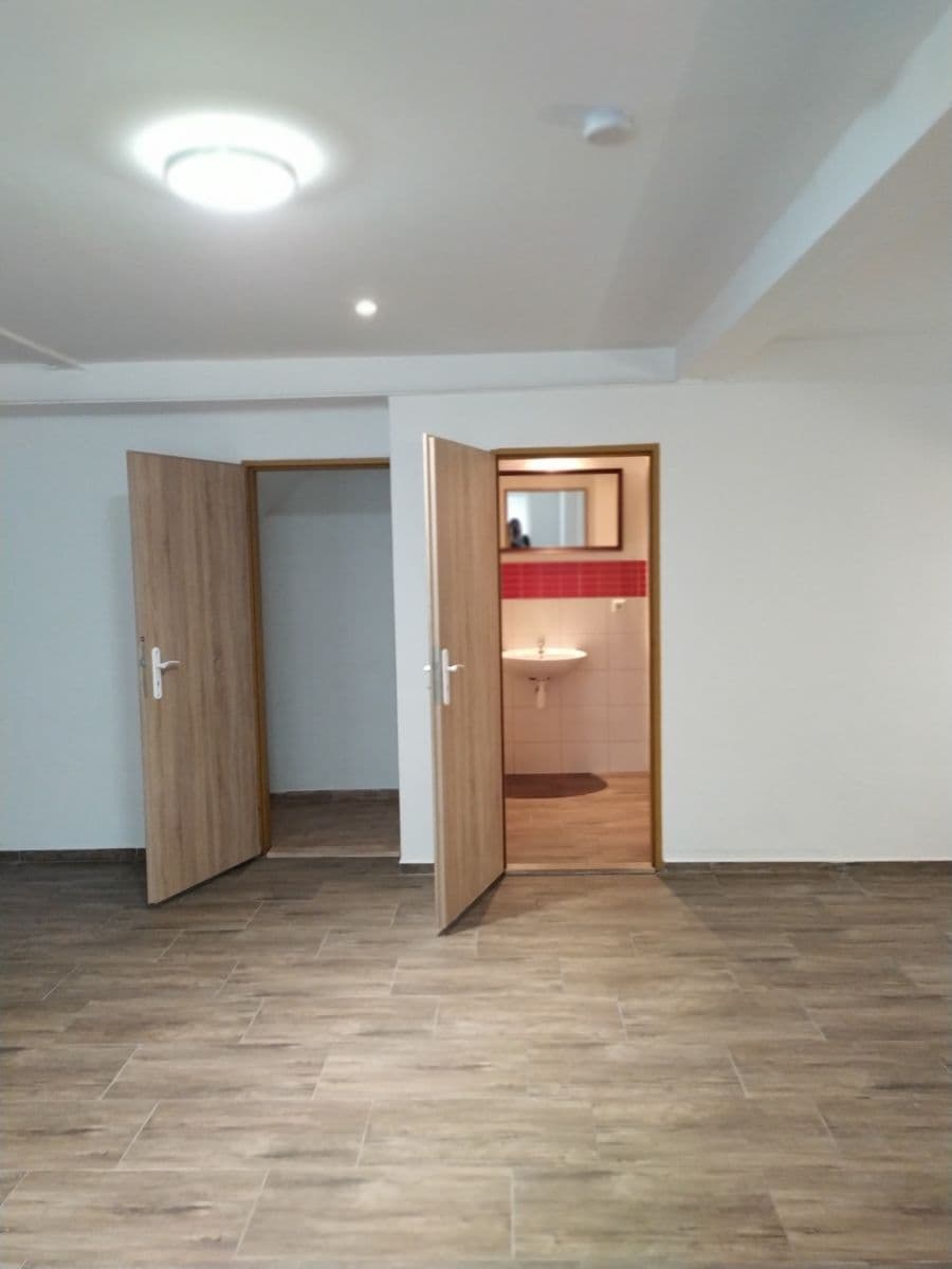 Prenájom bytu 5-izbový 160 m², Politických vězňů, Holýšov, Plzeňský kraj Prenájom bytu 5-izbový 160 m², Politických vězňů, Holýšov, Plzeňský kraj