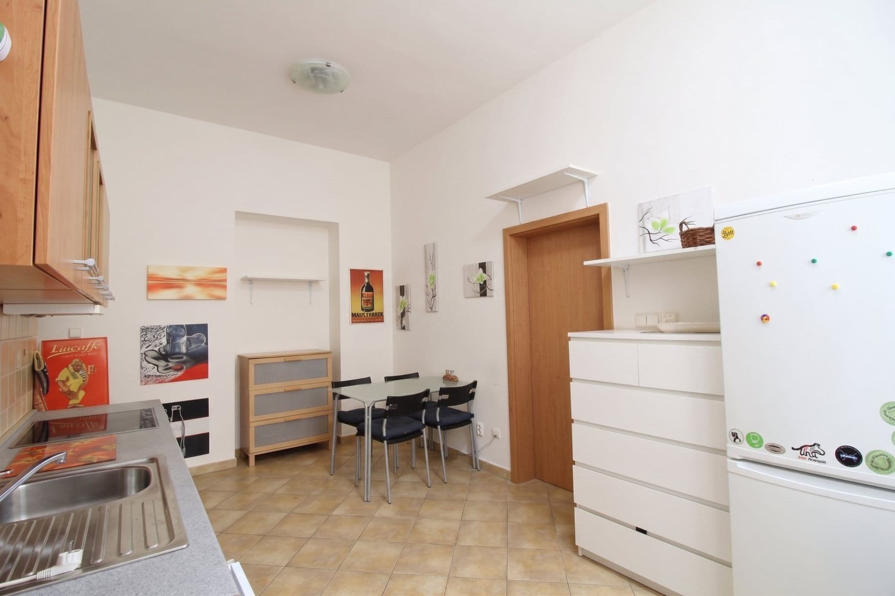 Prenájom bytu 1-izbový 37 m², Řehořova, Praha, Praha Prenájom bytu 1-izbový 37 m², Řehořova, Praha, Praha