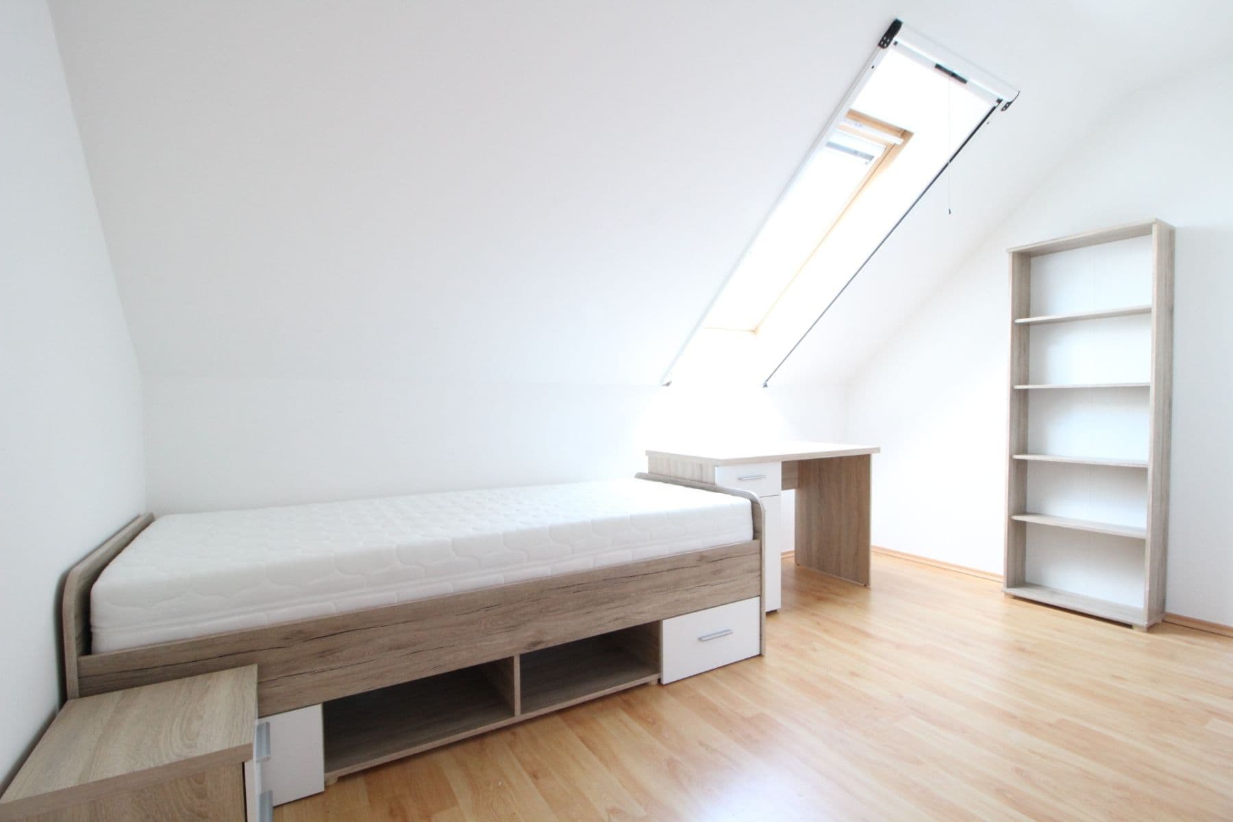 Prenájom domu 97 m², pozemok 59 m², Martinská, Kolín, Středočeský kraj Prenájom domu 97 m², pozemok 59 m², Martinská, Kolín, Středočeský kraj