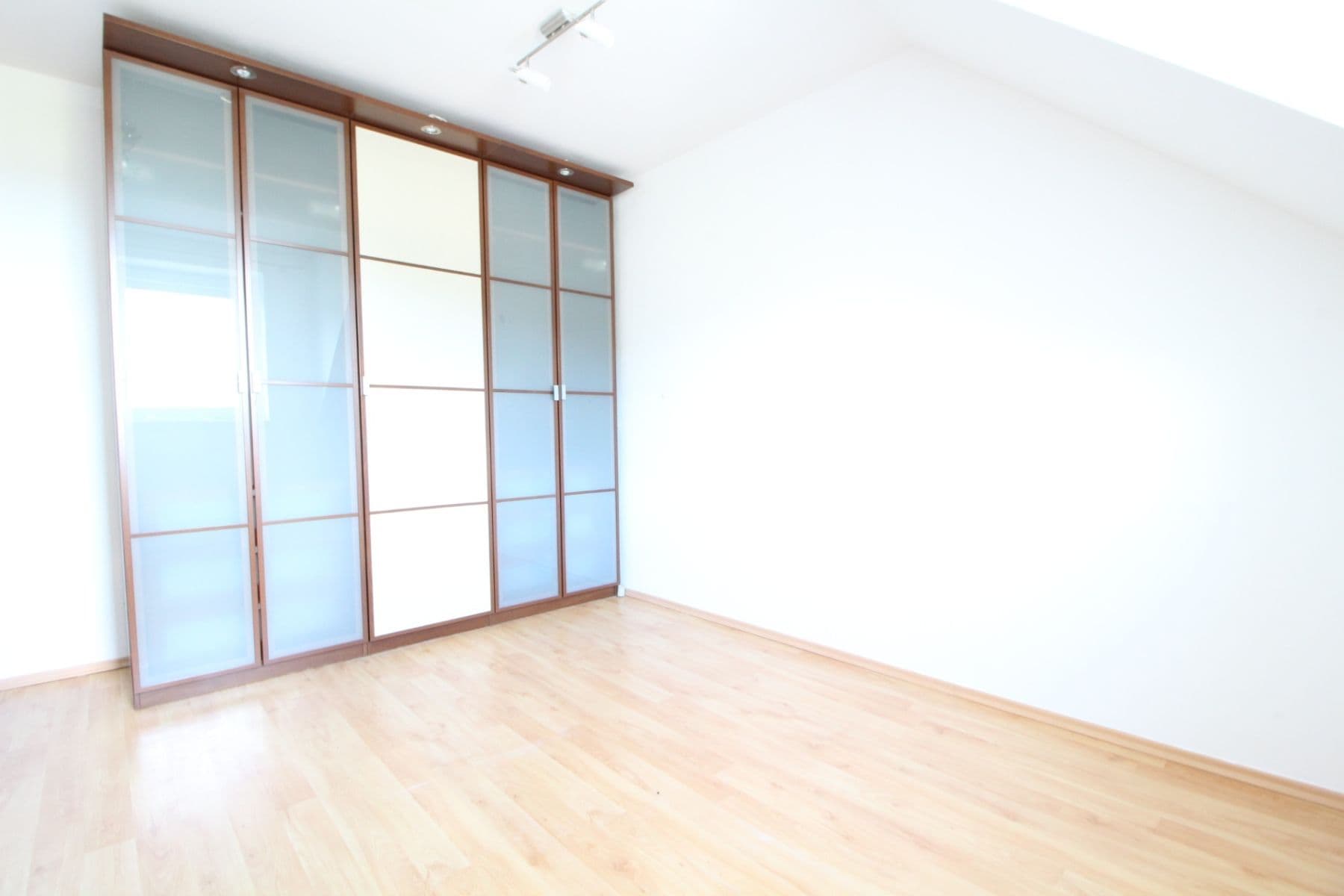 Prenájom domu 97 m², pozemok 59 m², Martinská, Kolín, Středočeský kraj Prenájom domu 97 m², pozemok 59 m², Martinská, Kolín, Středočeský kraj