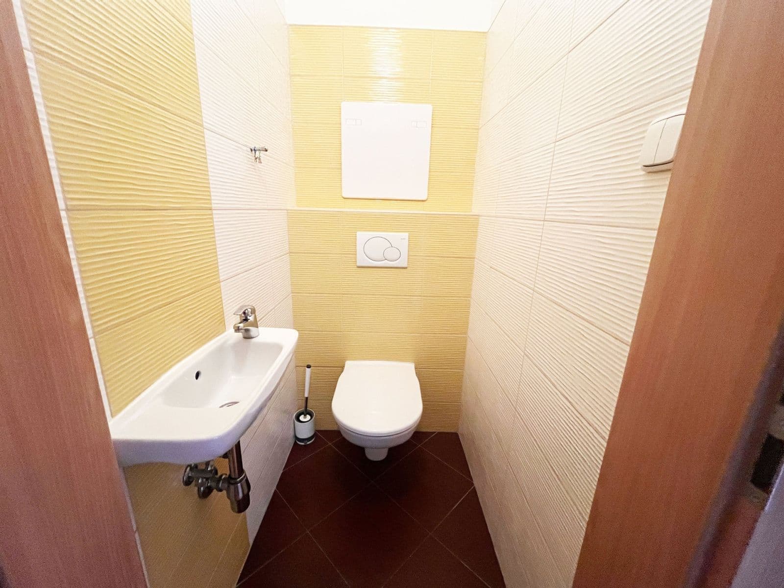 Prenájom bytu 2-izbový 62 m², Jana Přibíka, Praha, Praha Prenájom bytu 2-izbový 62 m², Jana Přibíka, Praha, Praha