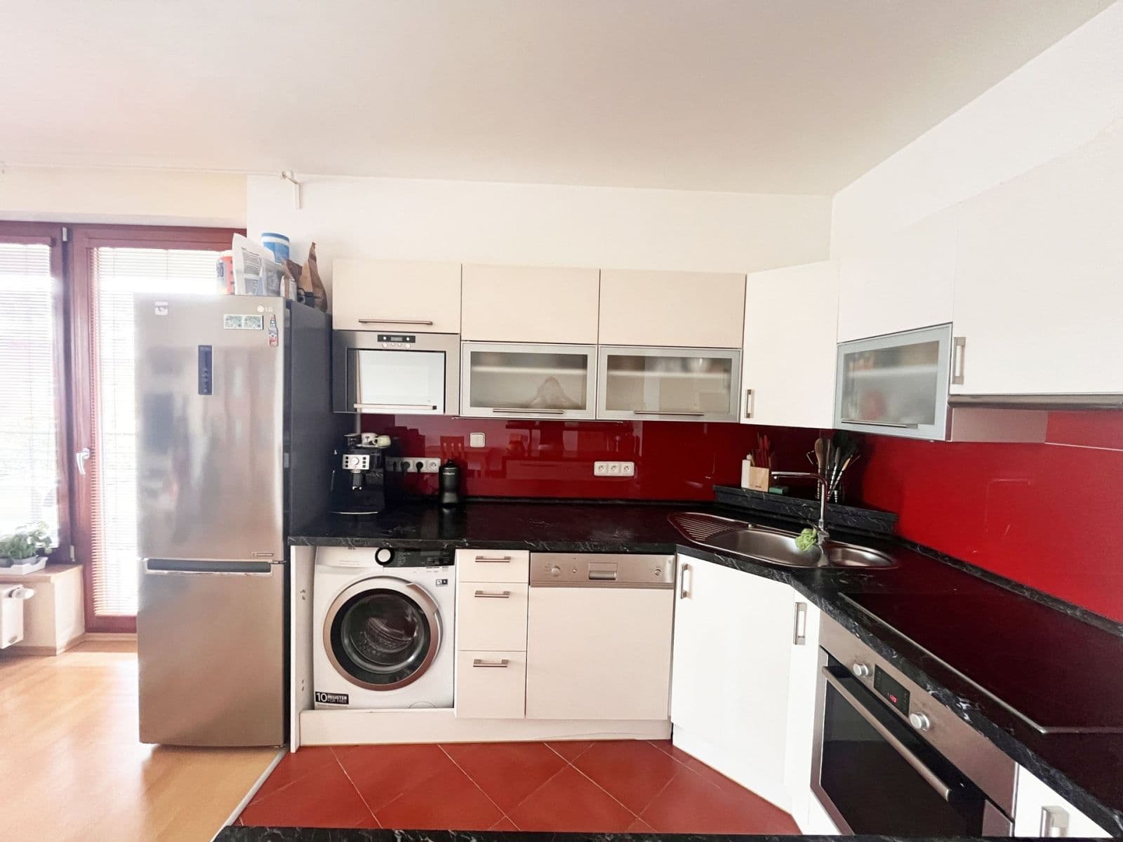 Prenájom bytu 2-izbový 62 m², Jana Přibíka, Praha, Praha Prenájom bytu 2-izbový 62 m², Jana Přibíka, Praha, Praha