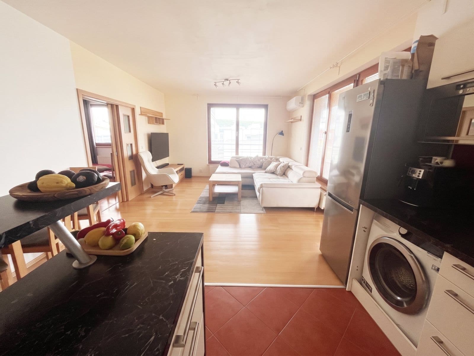 Prenájom bytu 2-izbový 62 m², Jana Přibíka, Praha, Praha Prenájom bytu 2-izbový 62 m², Jana Přibíka, Praha, Praha