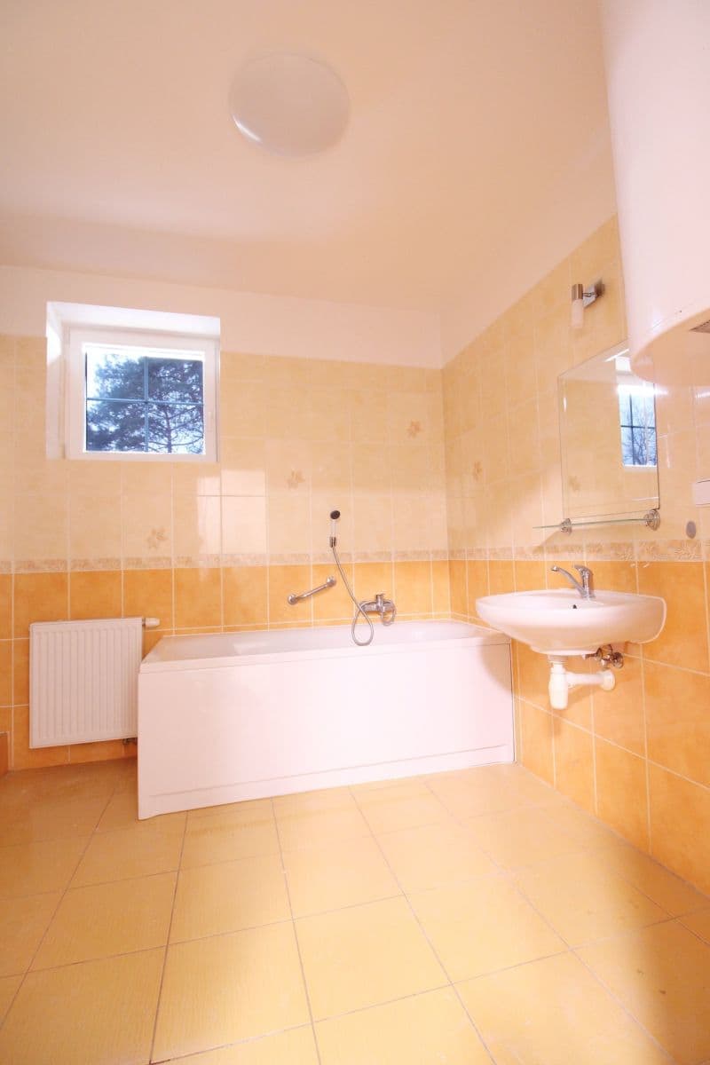 Prenájom bytu 3-izbový 88 m², Branov, Středočeský kraj Prenájom bytu 3-izbový 88 m², Branov, Středočeský kraj