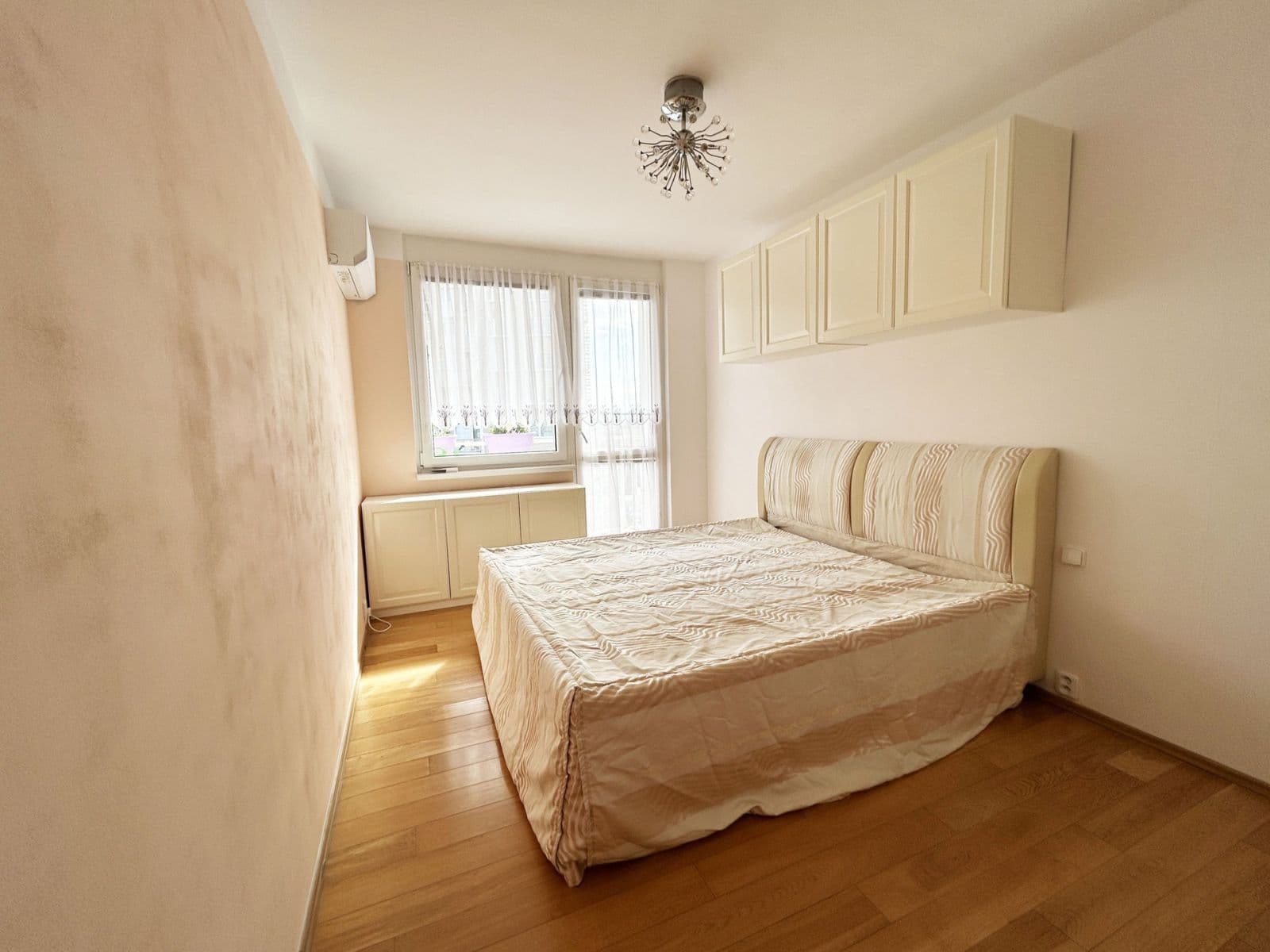 Prenájom bytu 3-izbový 69 m², Machatého, Praha, Praha Prenájom bytu 3-izbový 69 m², Machatého, Praha, Praha