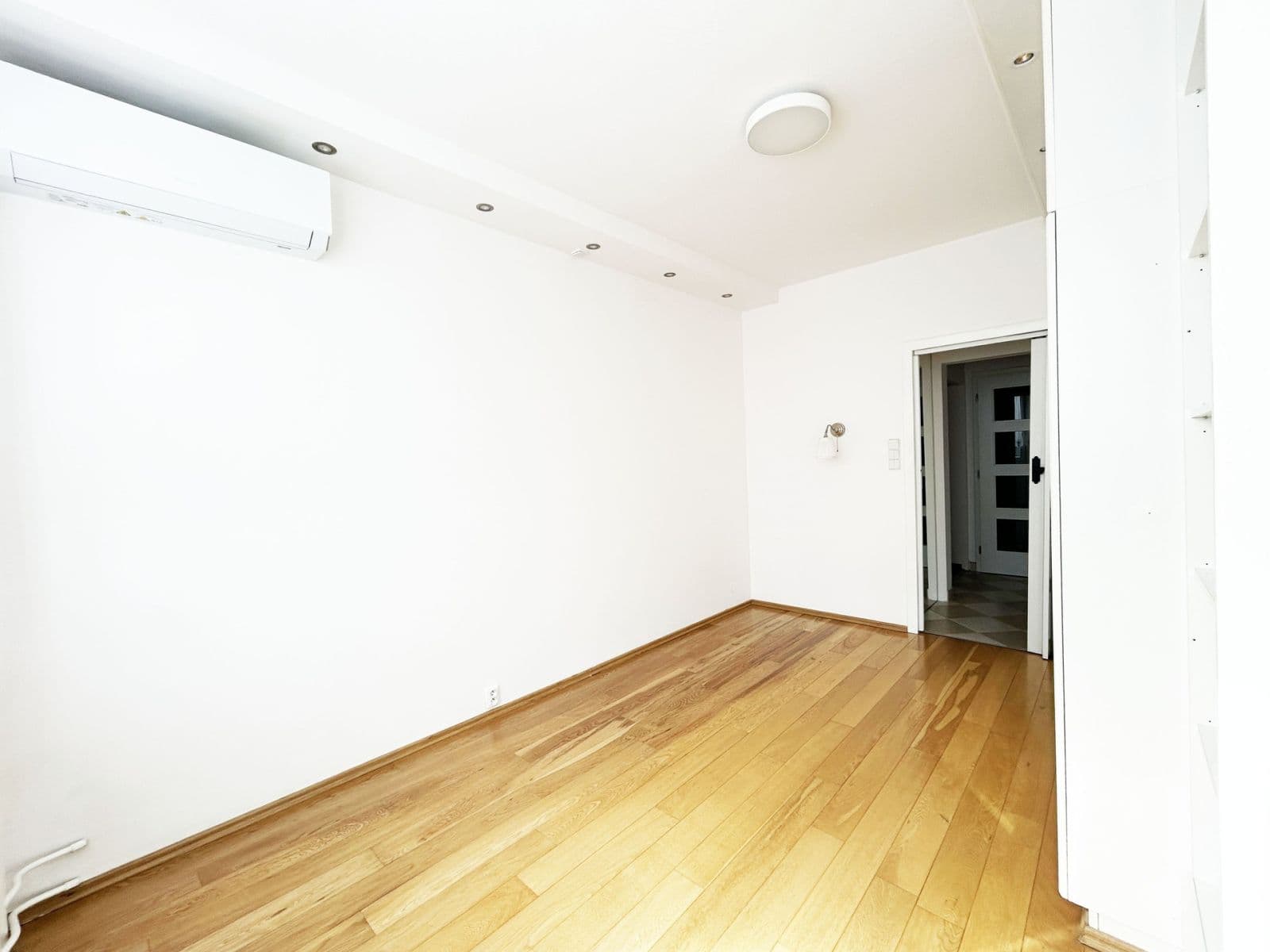 Prenájom bytu 3-izbový 69 m², Machatého, Praha, Praha Prenájom bytu 3-izbový 69 m², Machatého, Praha, Praha