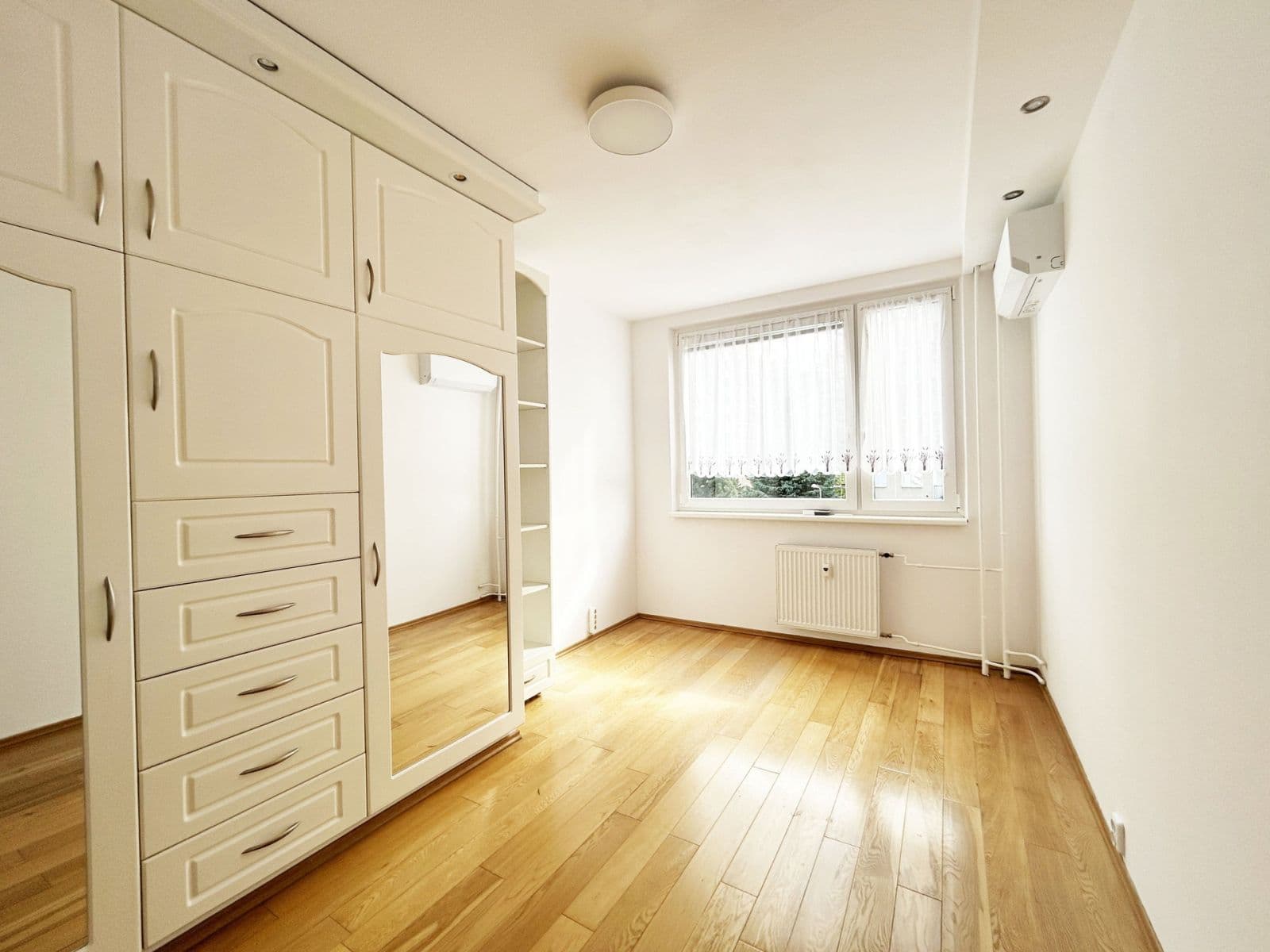 Prenájom bytu 3-izbový 69 m², Machatého, Praha, Praha Prenájom bytu 3-izbový 69 m², Machatého, Praha, Praha