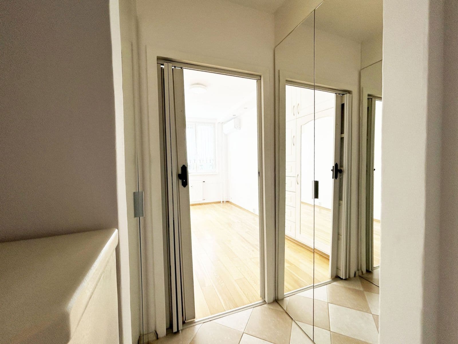 Prenájom bytu 3-izbový 69 m², Machatého, Praha, Praha Prenájom bytu 3-izbový 69 m², Machatého, Praha, Praha