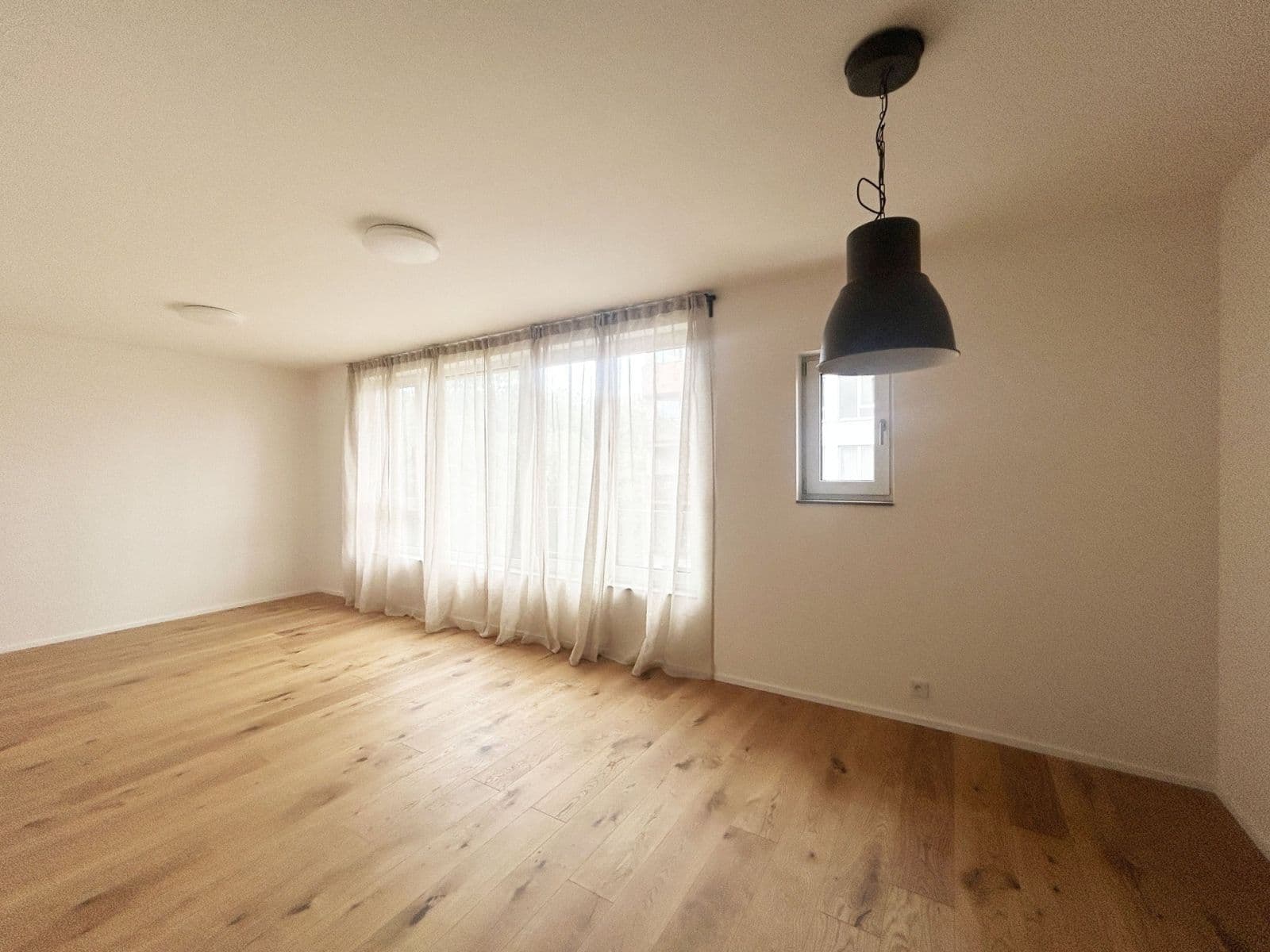 Prenájom bytu 1-izbový 39 m², U Komína, Praha, Praha Prenájom bytu 1-izbový 39 m², U Komína, Praha, Praha
