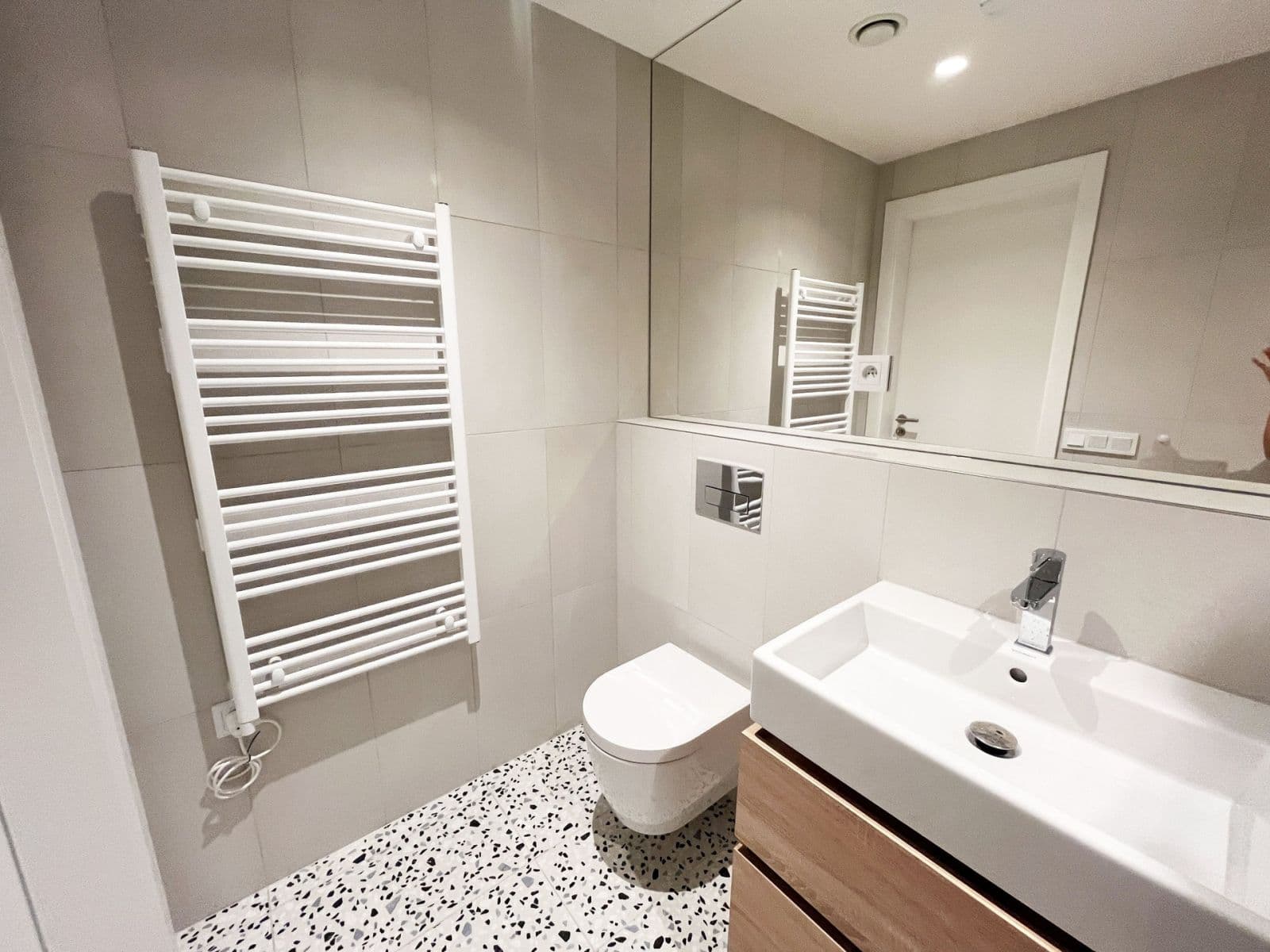 Prenájom bytu 1-izbový 39 m², U Komína, Praha, Praha Prenájom bytu 1-izbový 39 m², U Komína, Praha, Praha