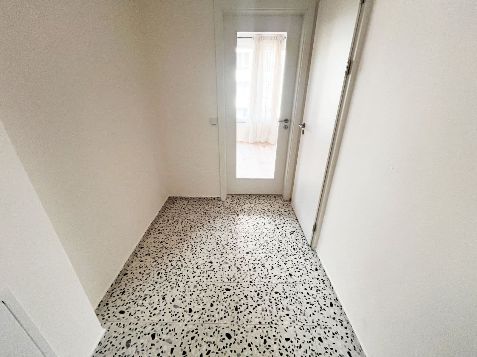 Prenájom bytu 1-izbový 39 m², U Komína, Praha, Praha Prenájom bytu 1-izbový 39 m², U Komína, Praha, Praha