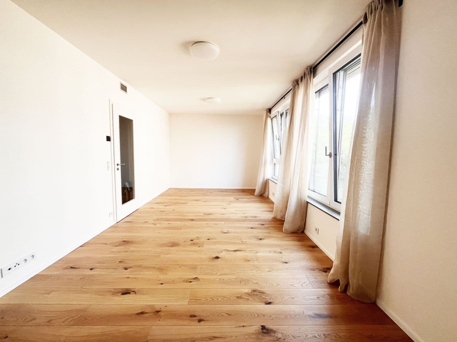 Prenájom bytu 1-izbový 39 m², U Komína, Praha, Praha Prenájom bytu 1-izbový 39 m², U Komína, Praha, Praha