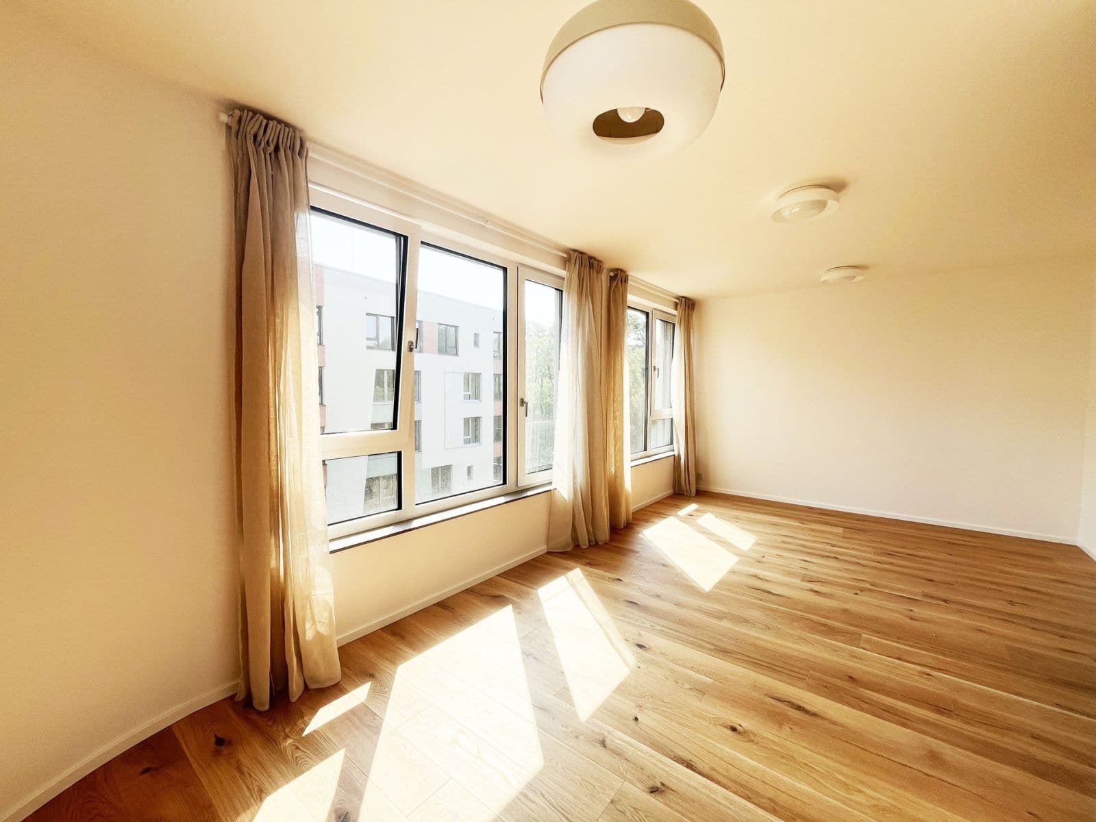 Prenájom bytu 1-izbový 37 m², U Komína, Praha, Praha Prenájom bytu 1-izbový 37 m², U Komína, Praha, Praha