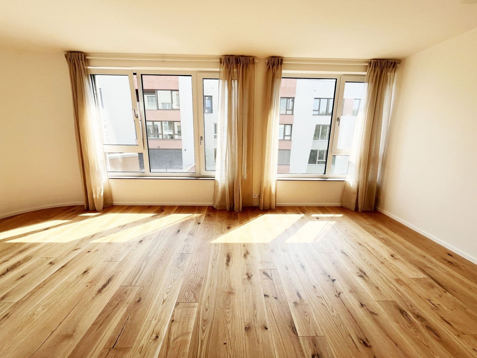 Prenájom bytu 1-izbový 37 m², U Komína, Praha, Praha Prenájom bytu 1-izbový 37 m², U Komína, Praha, Praha