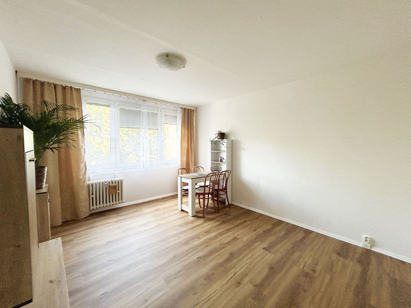 Prenájom bytu 1-izbový 27 m², Varnsdorfská, Praha, Praha Prenájom bytu 1-izbový 27 m², Varnsdorfská, Praha, Praha