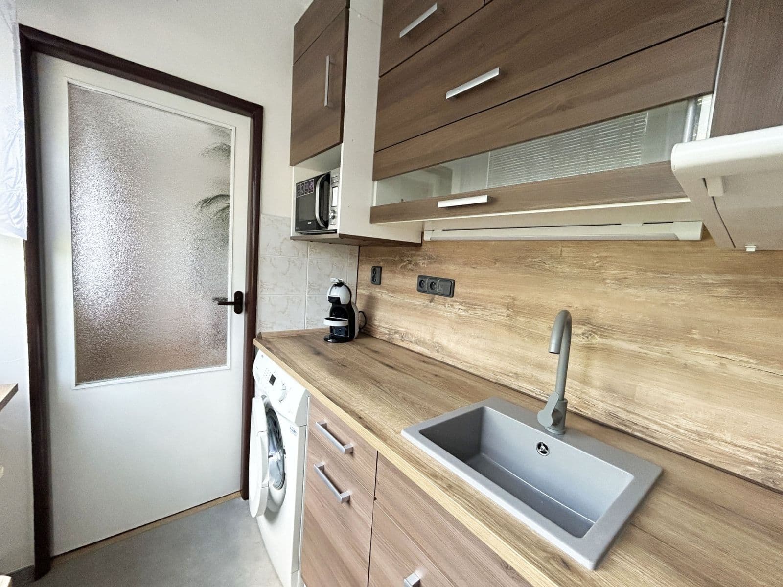 Prenájom bytu 1-izbový 27 m², Varnsdorfská, Praha, Praha Prenájom bytu 1-izbový 27 m², Varnsdorfská, Praha, Praha