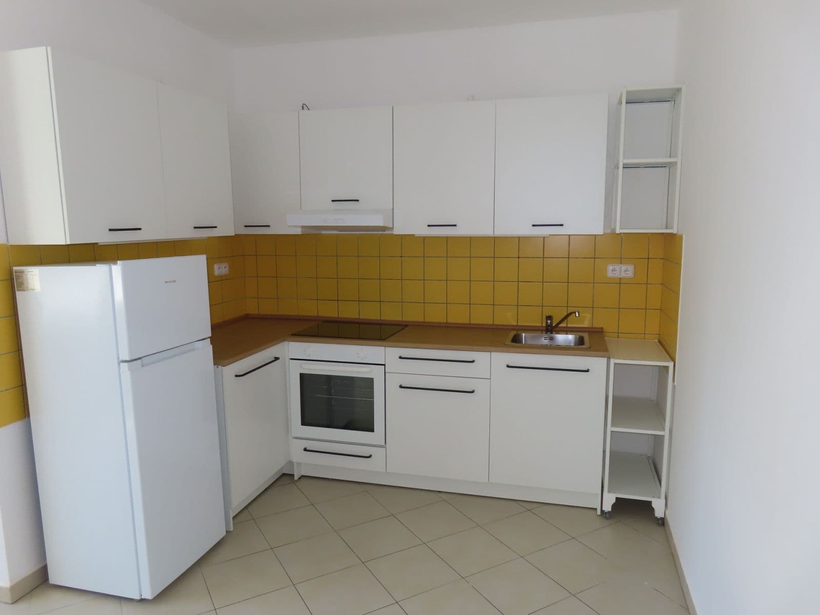 Prenájom bytu 3-izbový 58 m², Vlnitá, Praha, Praha Prenájom bytu 3-izbový 58 m², Vlnitá, Praha, Praha