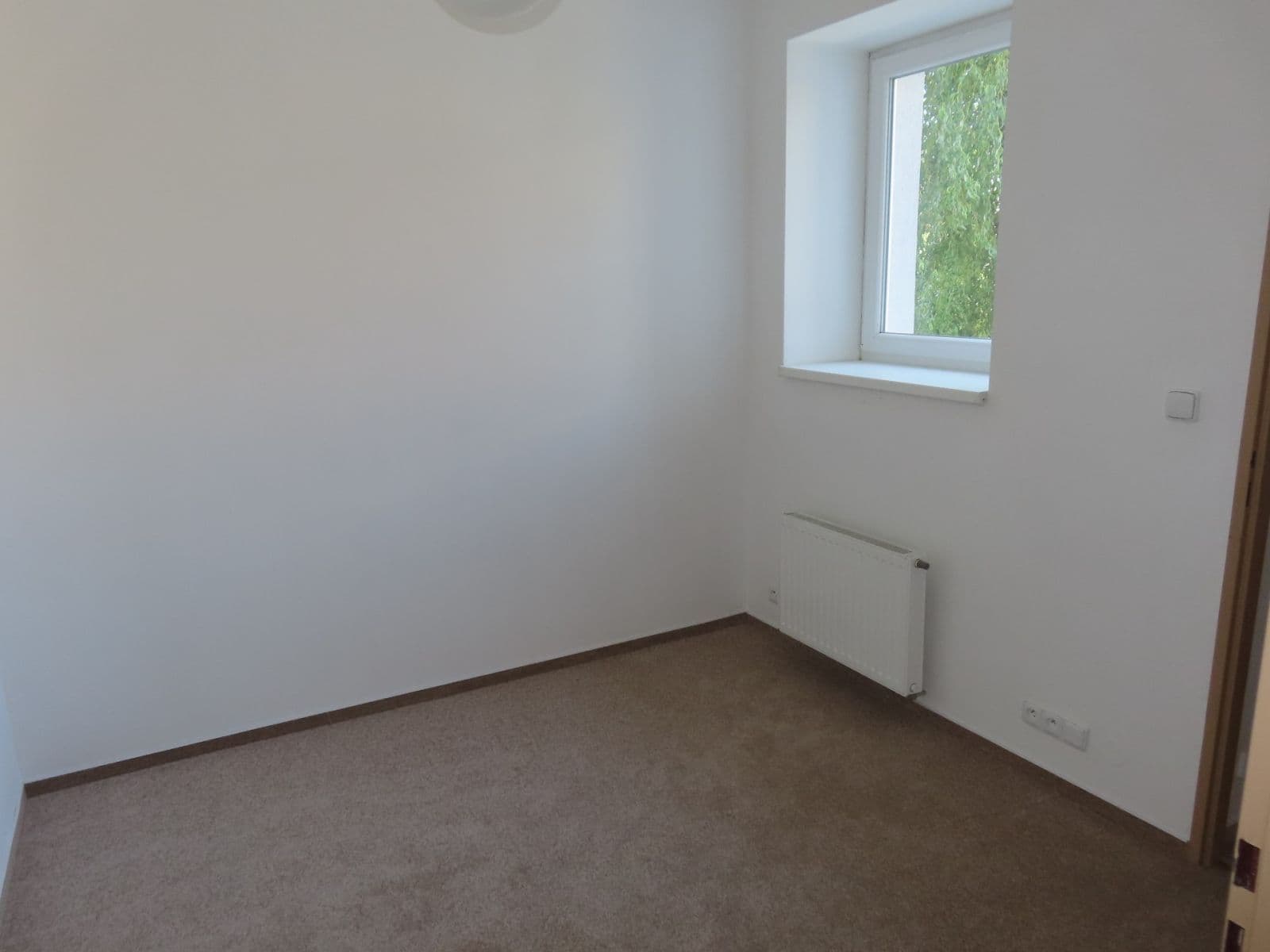 Prenájom bytu 3-izbový 58 m², Vlnitá, Praha, Praha Prenájom bytu 3-izbový 58 m², Vlnitá, Praha, Praha