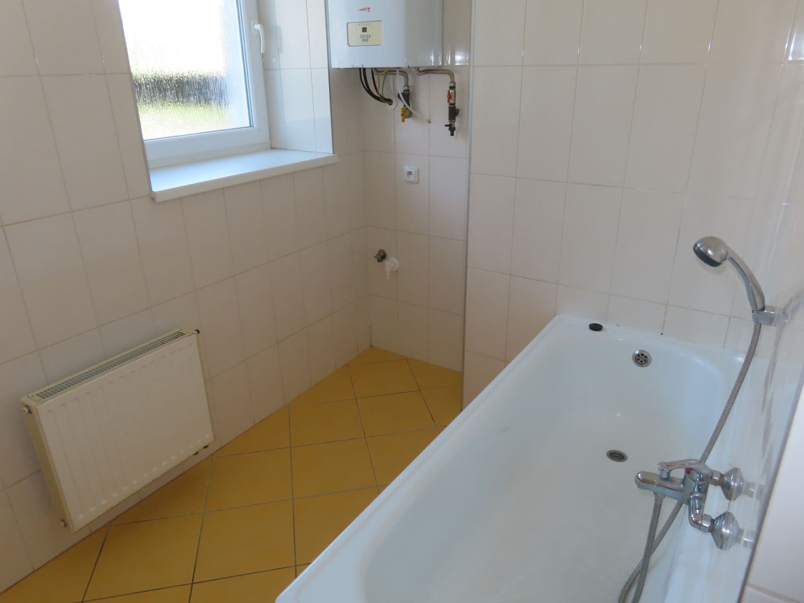 Prenájom bytu 3-izbový 58 m², Vlnitá, Praha, Praha Prenájom bytu 3-izbový 58 m², Vlnitá, Praha, Praha