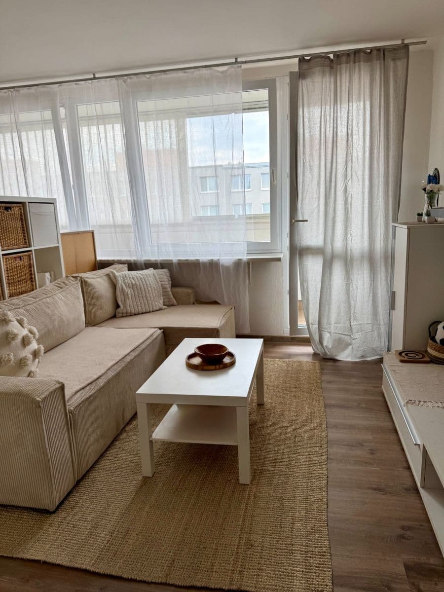 Prenájom bytu 1-izbový 41 m², Lovosická, Praha, Praha Prenájom bytu 1-izbový 41 m², Lovosická, Praha, Praha