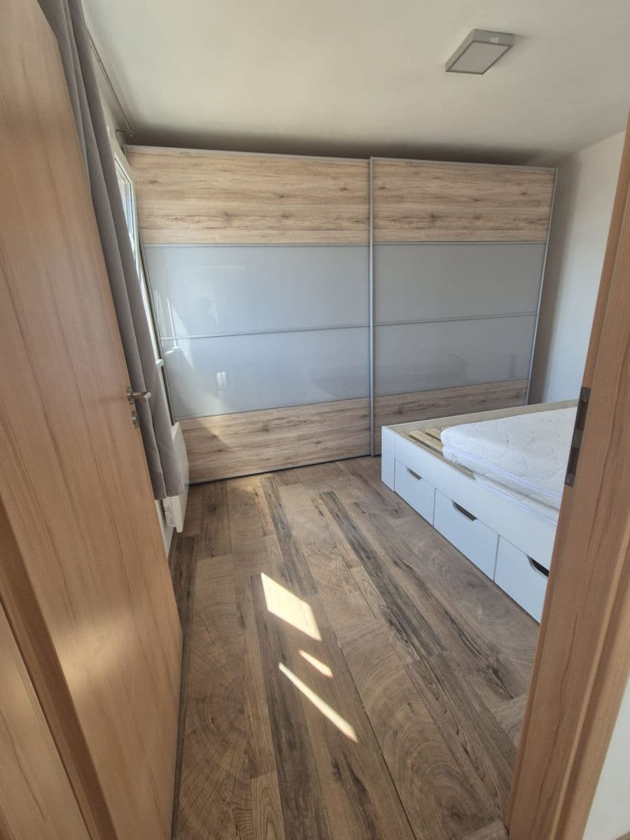 Prenájom bytu 2-izbový 45 m², Na Vyhlídce, Moravany, Jihomoravský kraj Prenájom bytu 2-izbový 45 m², Na Vyhlídce, Moravany, Jihomoravský kraj