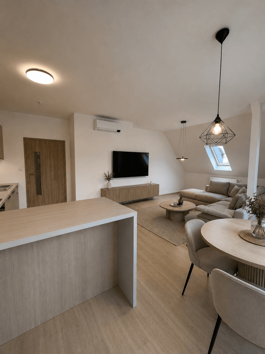 Prenájom bytu 3-izbový 94 m², Horova, Ústí nad Labem, Ústecký kraj Prenájom bytu 3-izbový 94 m², Horova, Ústí nad Labem, Ústecký kraj