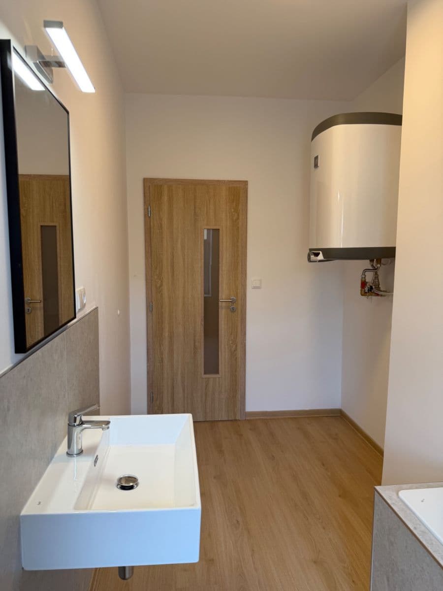 Prenájom bytu 3-izbový 94 m², Horova, Ústí nad Labem, Ústecký kraj Prenájom bytu 3-izbový 94 m², Horova, Ústí nad Labem, Ústecký kraj