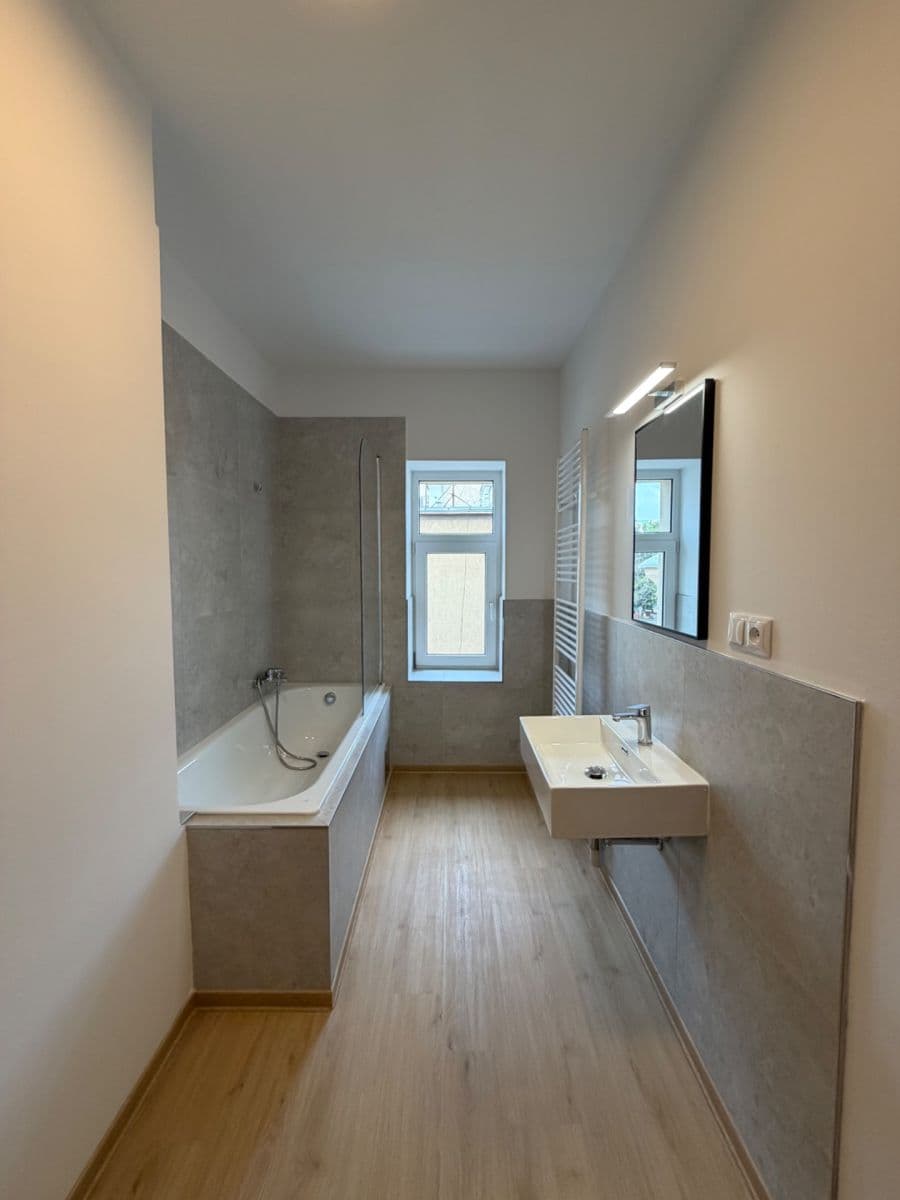 Prenájom bytu 3-izbový 94 m², Horova, Ústí nad Labem, Ústecký kraj Prenájom bytu 3-izbový 94 m², Horova, Ústí nad Labem, Ústecký kraj