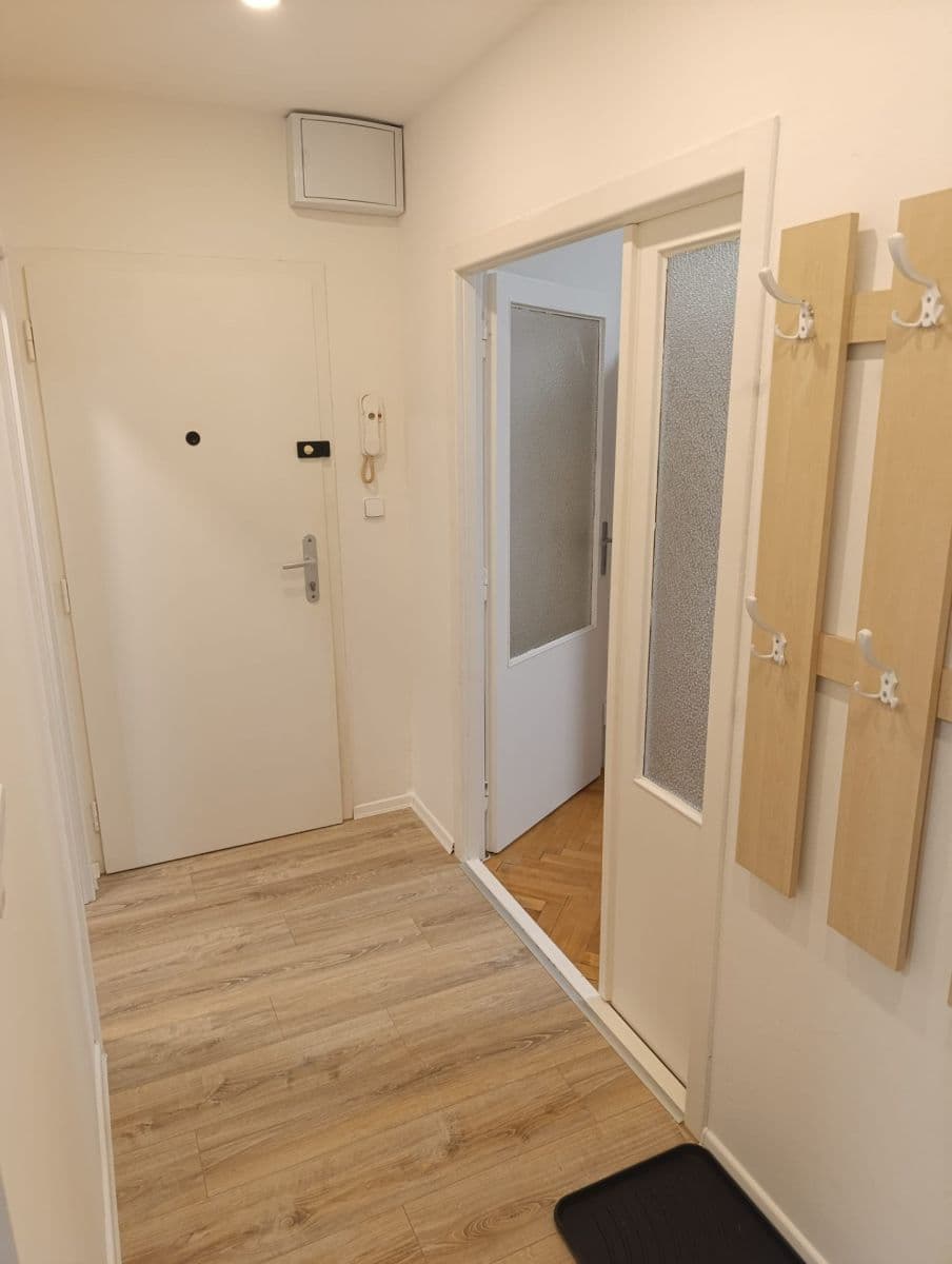 Prenájom bytu 1-izbový 36 m², Vondrákova, Brno, Jihomoravský kraj Prenájom bytu 1-izbový 36 m², Vondrákova, Brno, Jihomoravský kraj