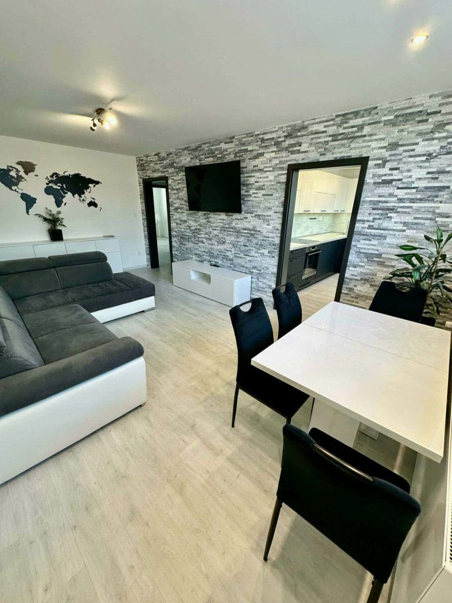 Prenájom bytu 3-izbový 75 m², Tyršova, Vyškov, Jihomoravský kraj Prenájom bytu 3-izbový 75 m², Tyršova, Vyškov, Jihomoravský kraj