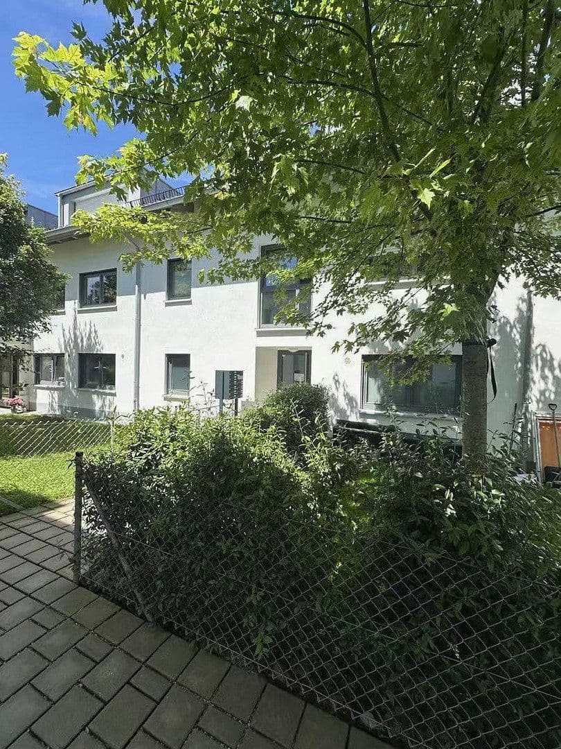 Predaj bytu 3-izbový 70 m², Freiherr-von-Stengel-Str.xx, Neubiberg, Bavorsko Predaj bytu 3-izbový 70 m², Freiherr-von-Stengel-Str.xx, Neubiberg, Bavorsko