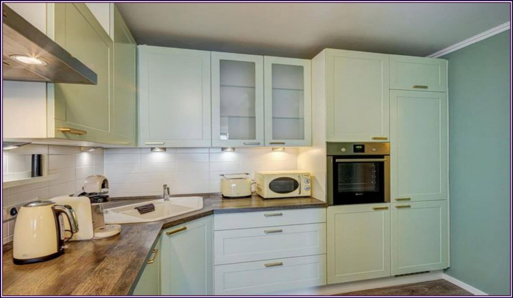 Prenájom bytu 2-izbový 70 m², Sültstraße 18, Berlin, Berlín Prenájom bytu 2-izbový 70 m², Sültstraße 18, Berlin, Berlín