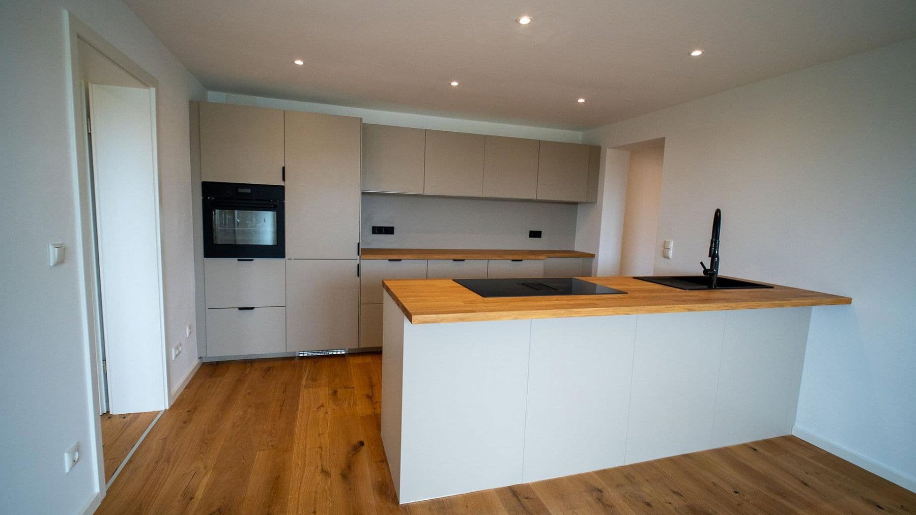 Predaj bytu 4-izbový 83 m², Schaffhauser Straße 16, München, Bavorsko Predaj bytu 4-izbový 83 m², Schaffhauser Straße 16, München, Bavorsko