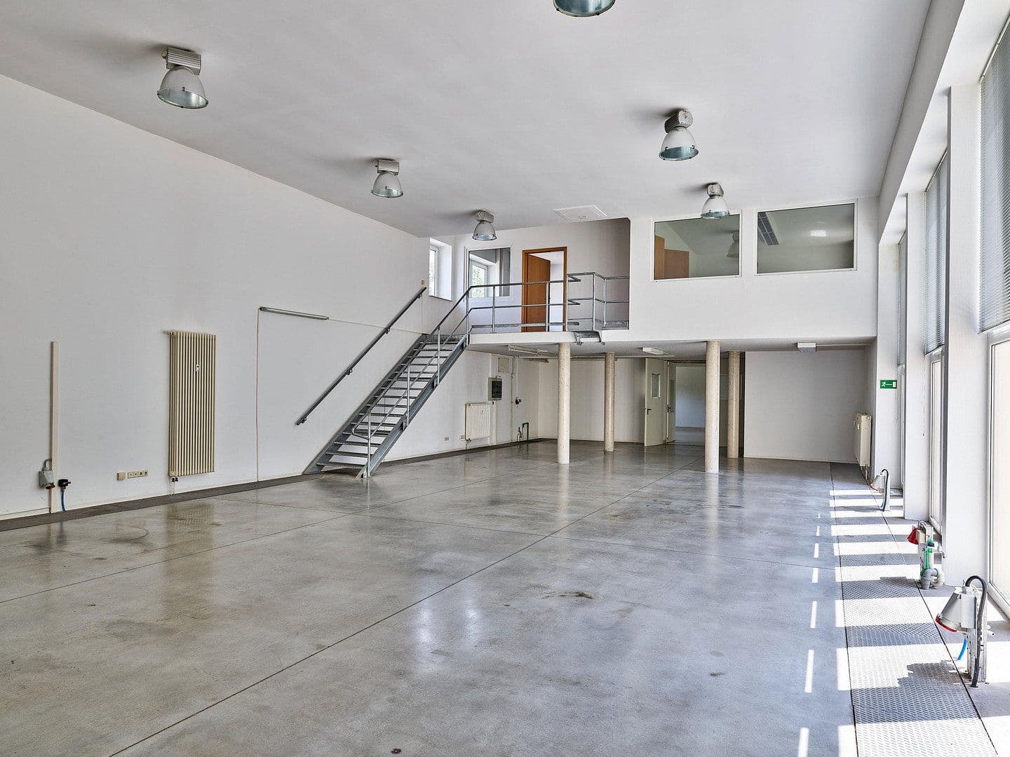 Prenájom kancelárie 500 m², Max-Planck-Straße 22b, Chemnitz, Sasko Prenájom kancelárie 500 m², Max-Planck-Straße 22b, Chemnitz, Sasko