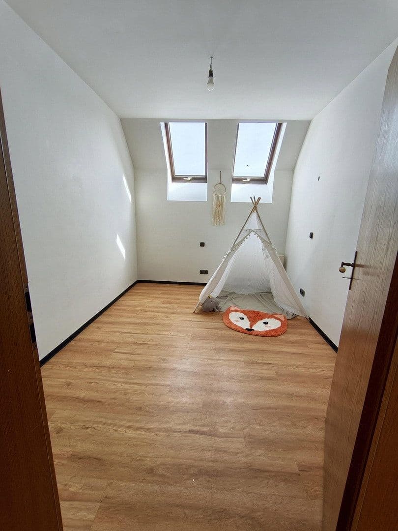 Predaj domu 259 m², pozemok 718 m², Euskirchenerstr. 33, Nettersheim, Severné Porýnie - Westfálsko Predaj domu 259 m², pozemok 718 m², Euskirchenerstr. 33, Nettersheim, Severné Porýnie - Westfálsko
