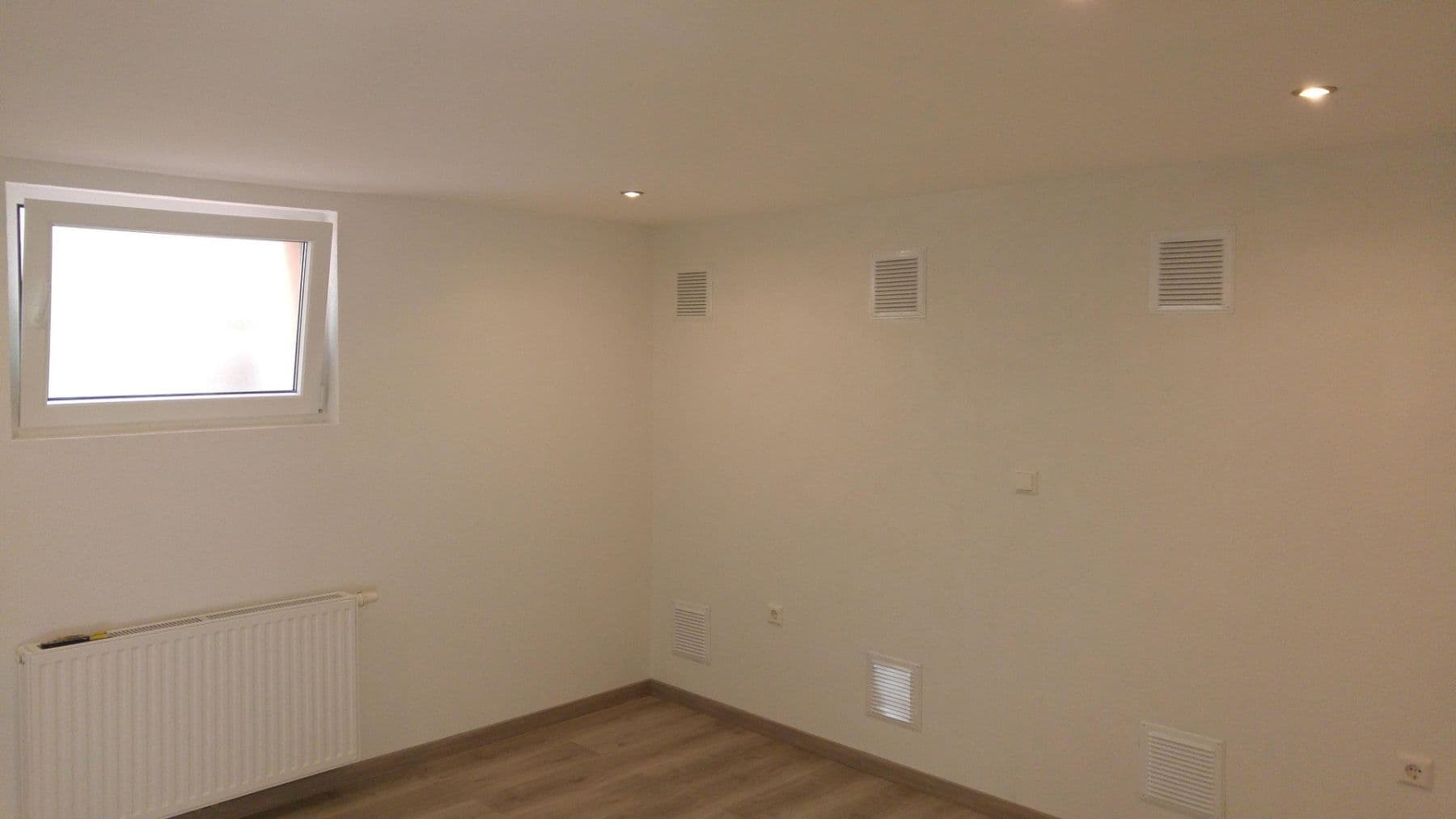 Prenájom bytu 2-izbový 52 m², Rohrackerstraße 317, Stuttgart, Bádensko-Wurttembersko Prenájom bytu 2-izbový 52 m², Rohrackerstraße 317, Stuttgart, Bádensko-Wurttembersko