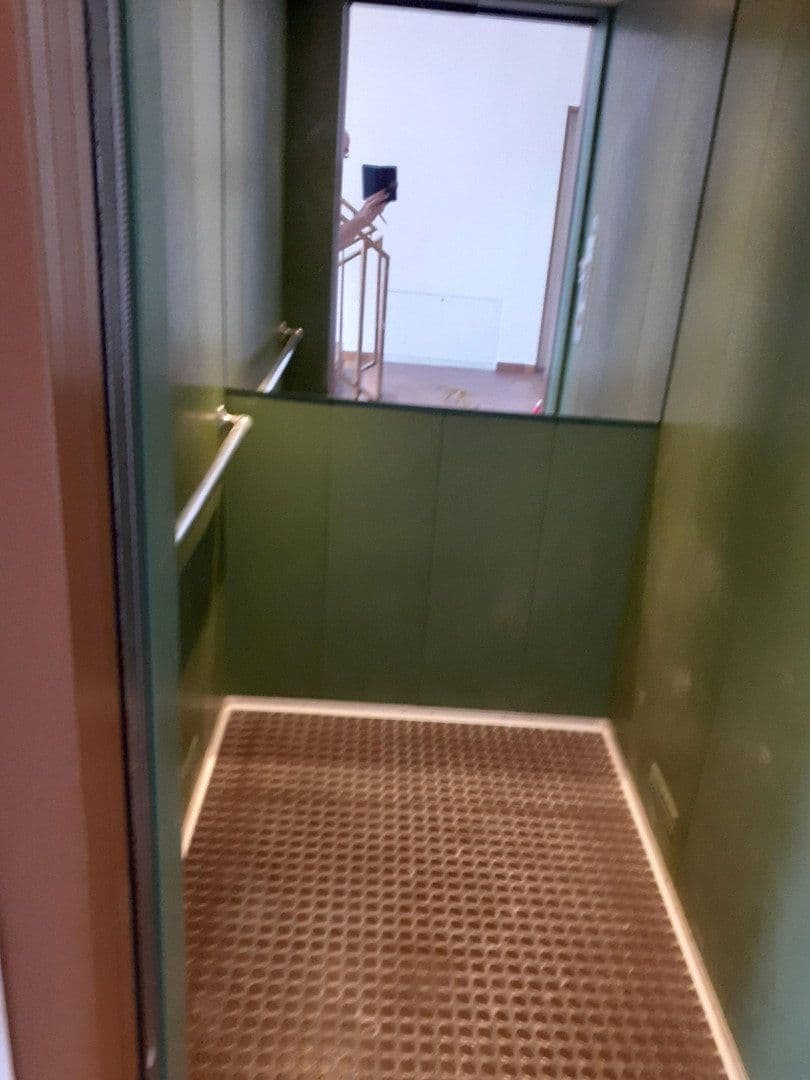 Prenájom kancelárie 115 m², Gilching, Bavorsko Prenájom kancelárie 115 m², Gilching, Bavorsko